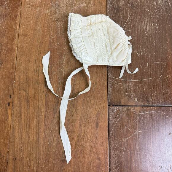 Vintage Heirloom Victorian Style NEW with tag White‎ Lace Baby Bonnet - Picture 1 of 9